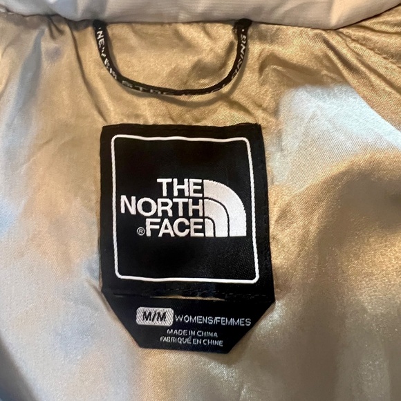 North Face Winter Jacket- Size M - Picture 3 of 8